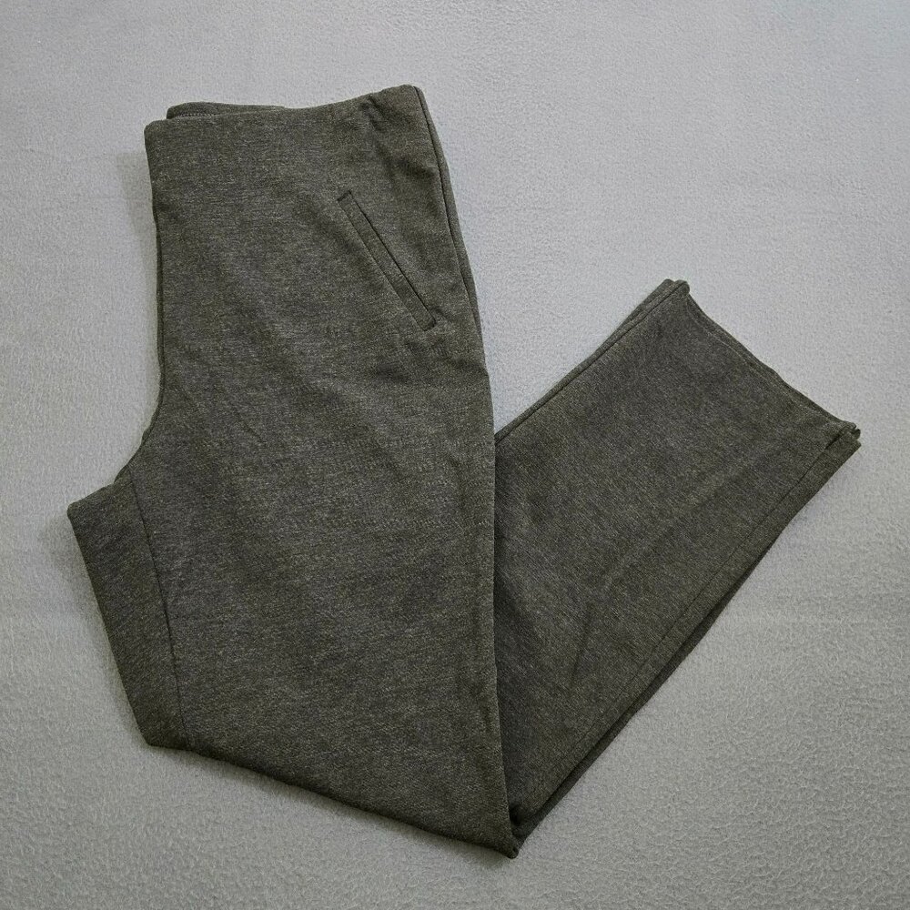 Chicos Fabulously Slimming Women 1 Short US M/8 Gray Straight Leg Stretch Pants